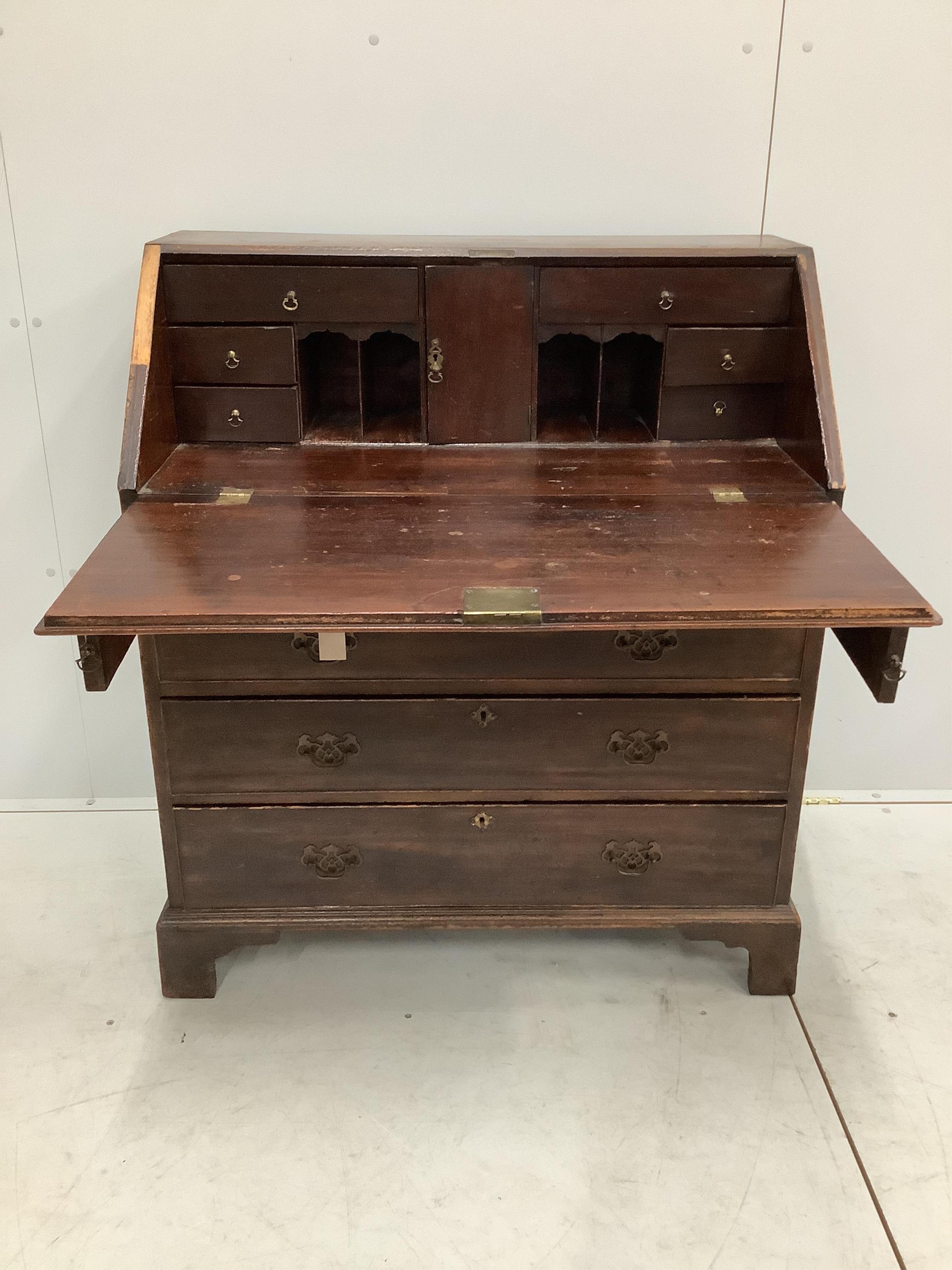 A George III mahogany bureau, width 92cm, depth 52cm, height 106cm